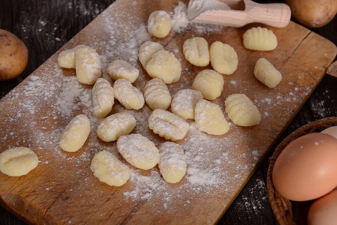 Gnocchi-making Pasta Cooking Class in Rome, Piazza Navona - Important Tips and Reminders