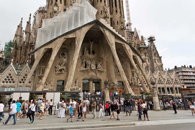 Go City: Barcelona Explorer Pass - Choose 2, 3, 4, 5, 6 or 7 Attractions - Overview of Activities