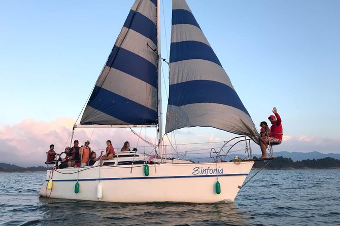 Go Sailing Guatape - Captivating Scenery and Views