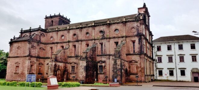 Goa: Private Full-Day Sightseeing Highlights Tour - Colorful Neighborhood Exploration