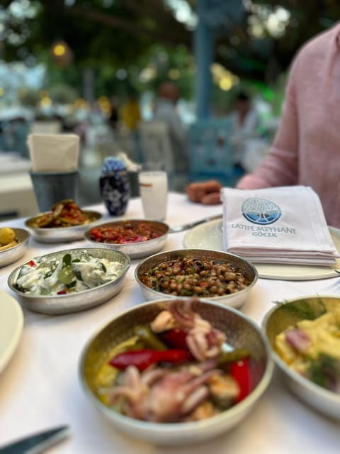 Göcek: Turkish and Greek Food Exprience With Live Music - Culinary Offerings