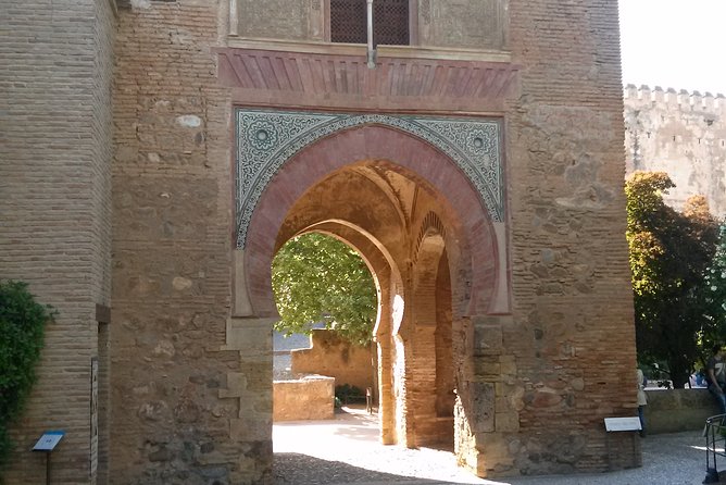 Going to Alhambra? 3 Hrs Private Tour! Skip the Long Lines to Visit the Alhambra - Tour Duration and Itinerary