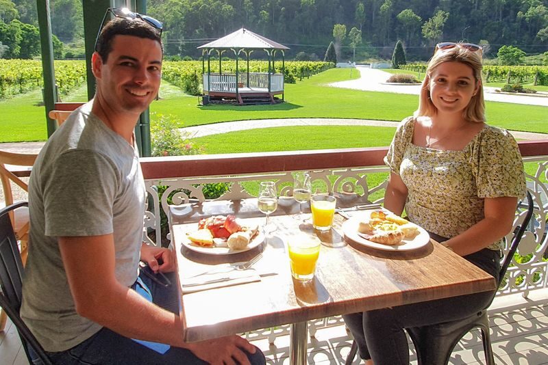 Gold Coast Hot Air Balloon Ride, Vineyard Breakfast and Alpaca Farm - OReillys makes breakfast a proper stop