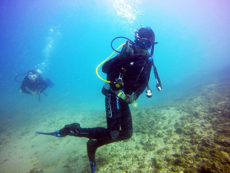 Gold Coast Introductory Scuba Diving Experience - Learning the gear before heading underwater