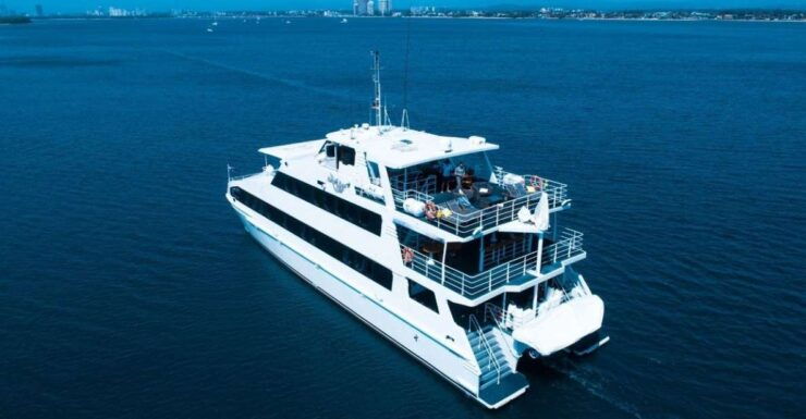 Gold Coast: Luxury Sunset Boat Cruise - Activity Details
