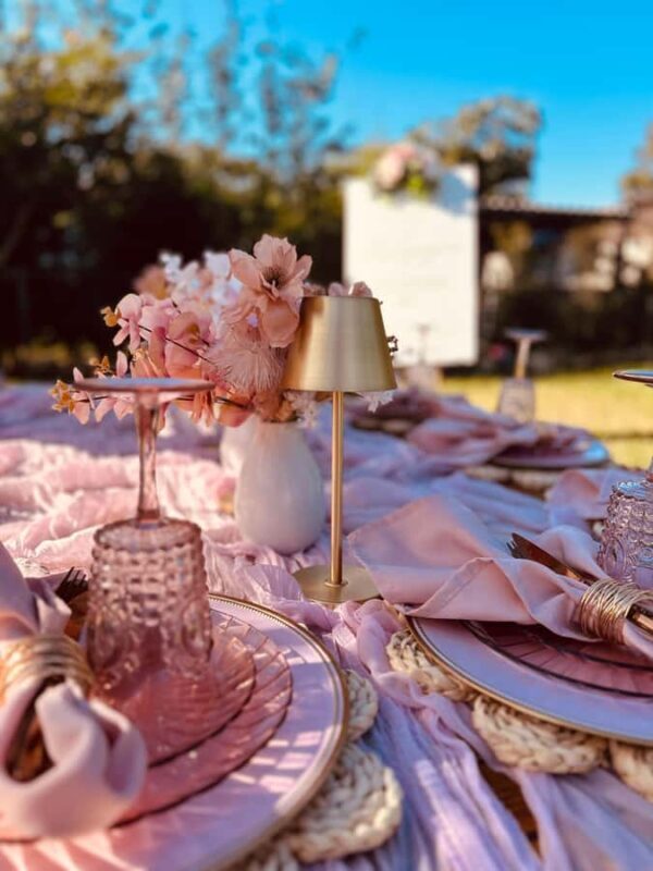 Gold Coast: Surfers Paradise Beach Luxury Picnic - The Sum Up