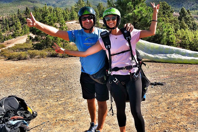GOLD Paragliding Flight Including Videos/Photos, T-Shirt and a Bottle of Cava - Common Questions