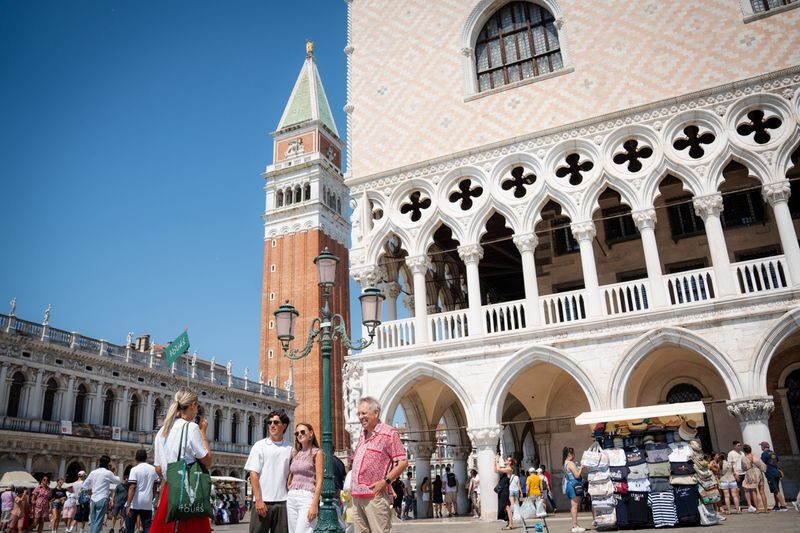 Golden Basilica, Ducal Palace, and Bridge of Sighs Tour - Start with Venice’s golden heart