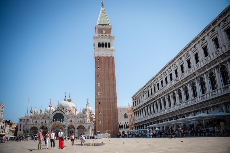 Golden Basilica, Ducal Palace, and Bridge of Sighs Tour - Doge’s Palace: the government behind the grandeur