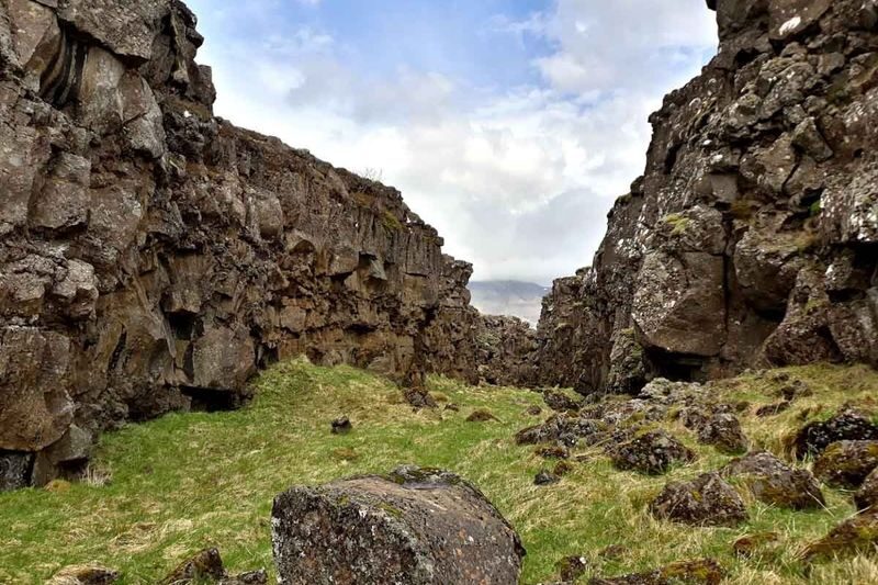 Golden Circle, Kerid Crater & Blue Lagoon Guided Tour from Reykjavik - Geysir: Strokkur and a chance to eat