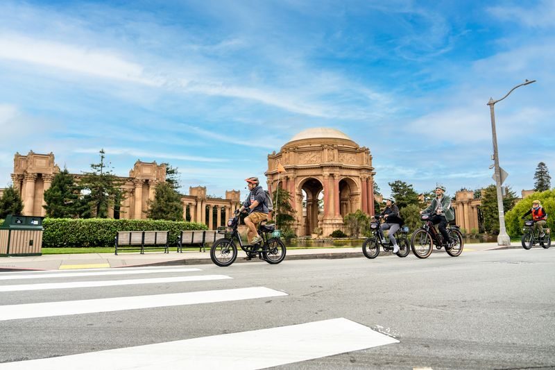 Golden Gate Bridge Guided Bike Tour with Bike Rental Day Pass - Sausalito is more than the finish line