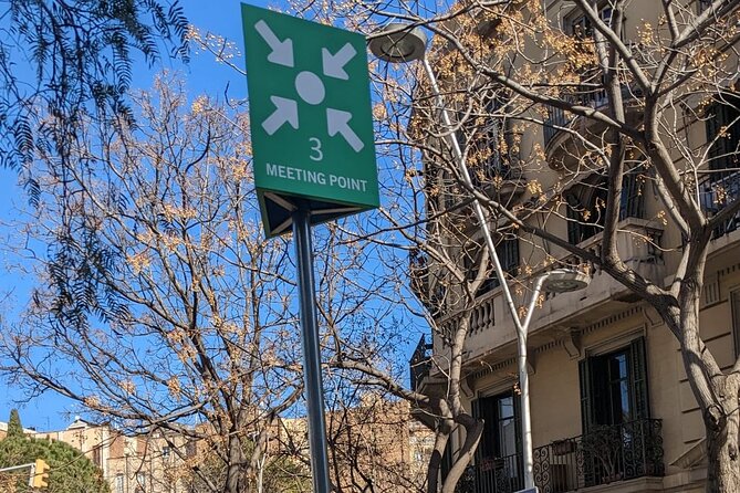 Golden Hour in Sagrada Familia Tour & Sunset Sesh at Park Güell - Reviews