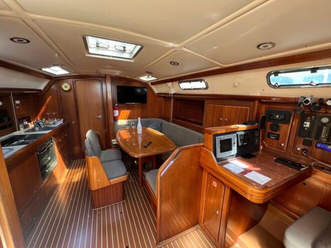 Golden Hour on Elegant Yacht: Sunset Tour in Lagos, Algarve - Frequently Asked Questions