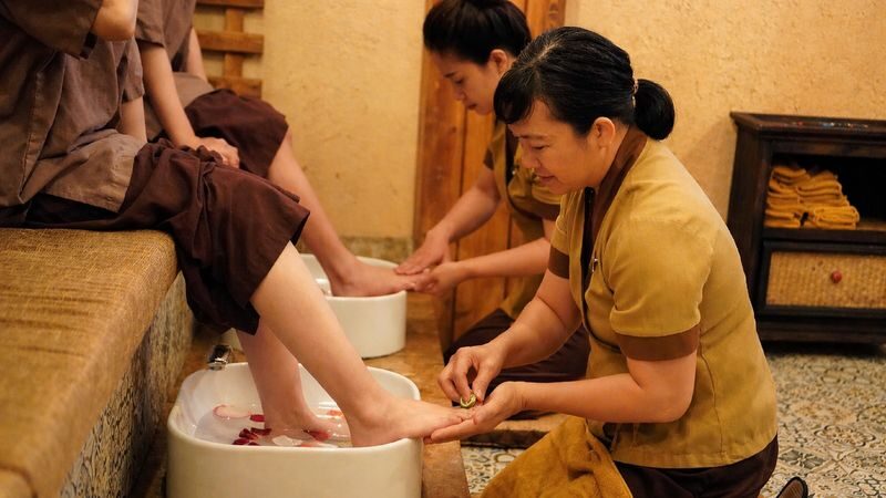 Golden Lotus Oriental Organic Spa Experience in Da Nang - Pressure, heat, and speaking up