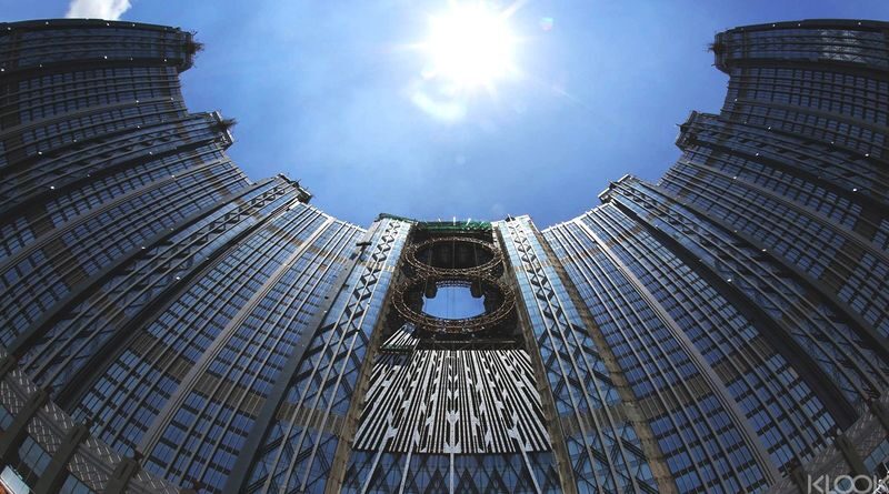 Golden Reel Ferris Wheel in Studio City Macau - Choosing a ticket and judging the value
