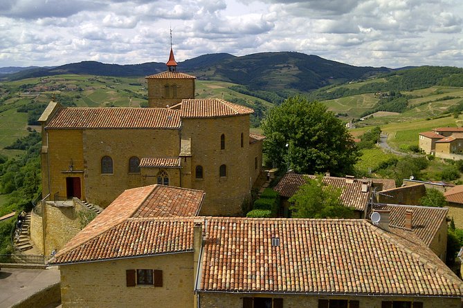 Golden Stones Beaujolais Wine Tour With Tastings From Lyon - Exploring the Village of Omingt