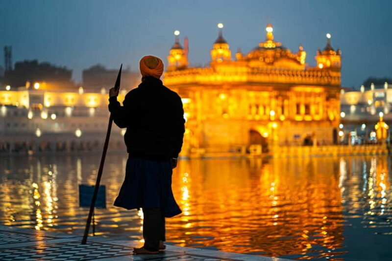 Golden Temple and Wagah Border Private Tour with Lunch - Visiting the Golden Temple: The Heart of Spiritual Punjab