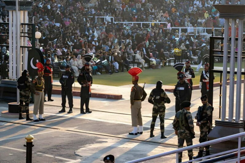 Golden Temple and Wagah Border Private Tour with Lunch - Wagah Border Ceremony: Patriotism in Action