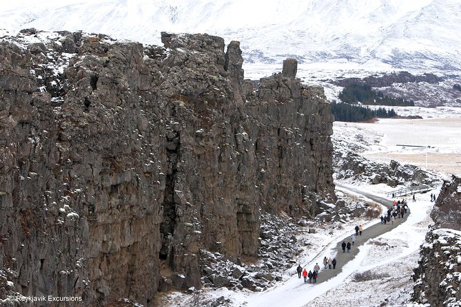 Goldener Kreis & Nordlichter per Boot - Deutsche Option - Pricing and Guarantee