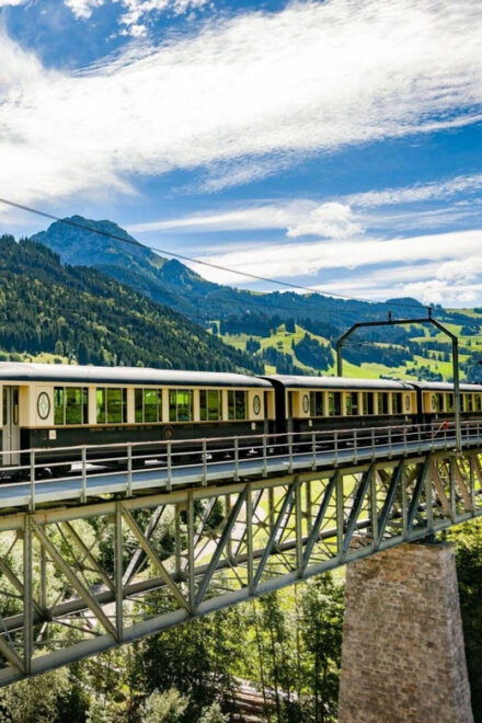 Goldenpass Belle-Epoque: a Vintage Ride Gstaad-Zweisimmen - Scenic Views and Landscapes