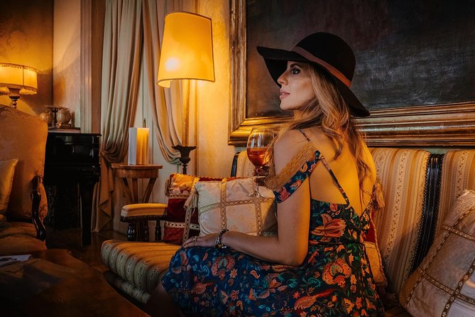 Gondola Ride and Aperitif in a Venetian Palace - Questions and Support