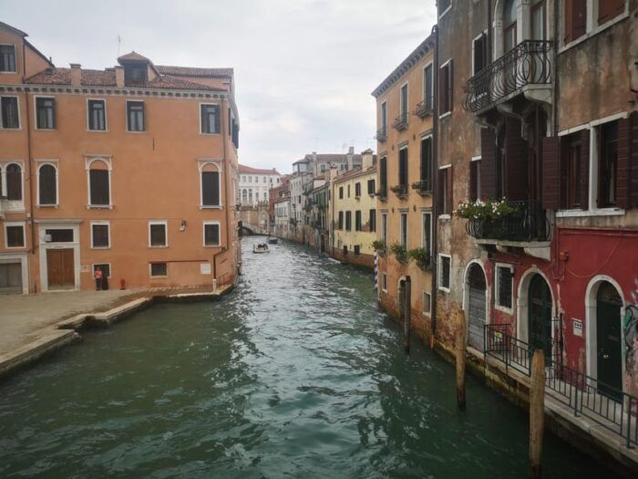 Gondola Ride & Venice Walking Tour - Explore Beyond the Tourist Path
