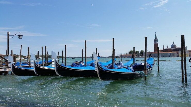 GONDOLA Tour With Four Seasons Concert by VENICE in GONDOLA - Booking Information