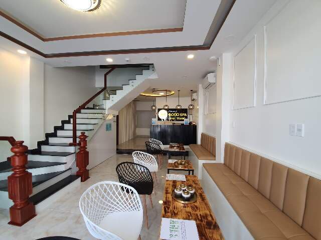 Good Spa & Massage Nha Trang: Free Transfer Service Available - Choosing between aromatherapy, Thai, hot stone, and foot massage