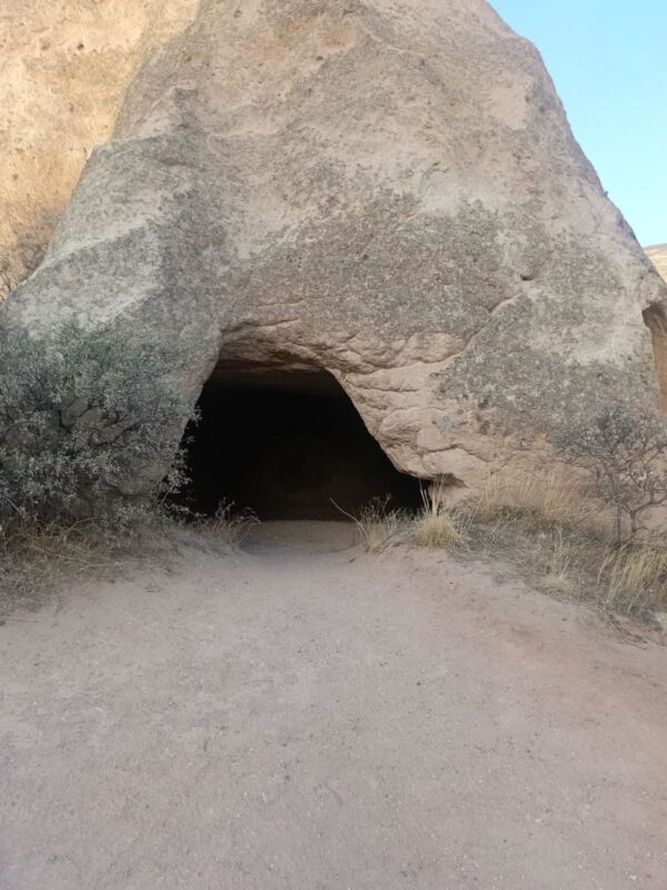 Göreme Rose Valley & Çavusin Castle Half-Day Hiking Tour with Hidden Caves - Çavuşin Castle and the hidden cave stops