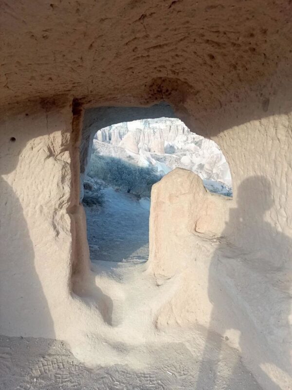 Göreme Rose Valley & Çavusin Castle Half-Day Hiking Tour with Hidden Caves - Who should book this walk?