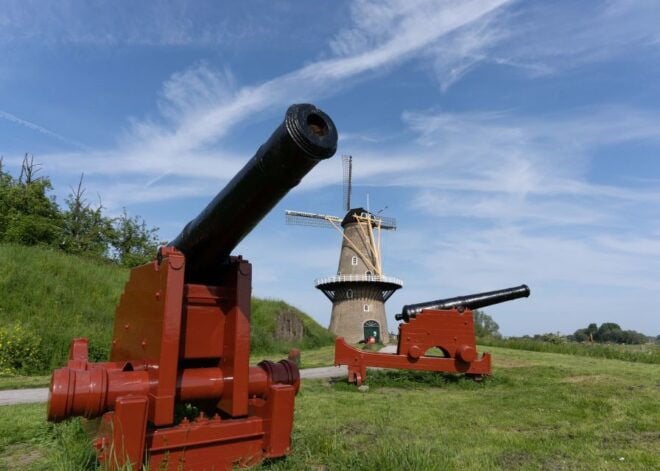 Gorinchem: Highlights Tour With Local Guide - Booking Details