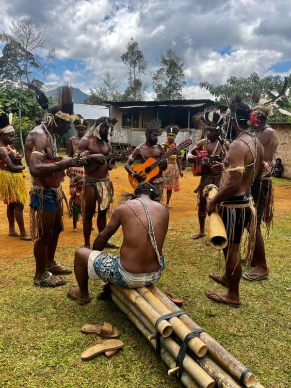 Goroka: Kameufa village tour with traditional dance - Detailed Itinerary Breakdown