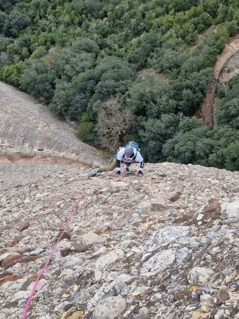 Gorros de Montserrat: climb and enjoy the magical mountain from its peaks. - Good To Know