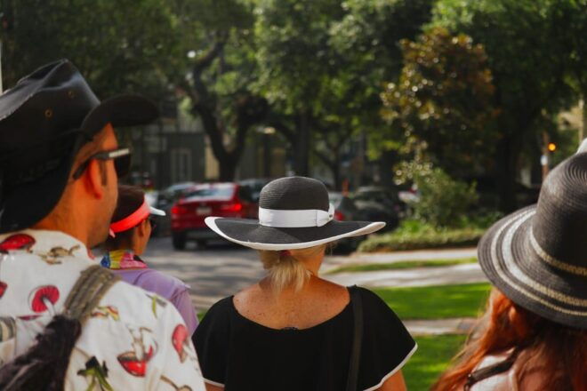 Gossip & Grandeur: A Stroll Through NOLAs Garden District - Exploring the Garden District