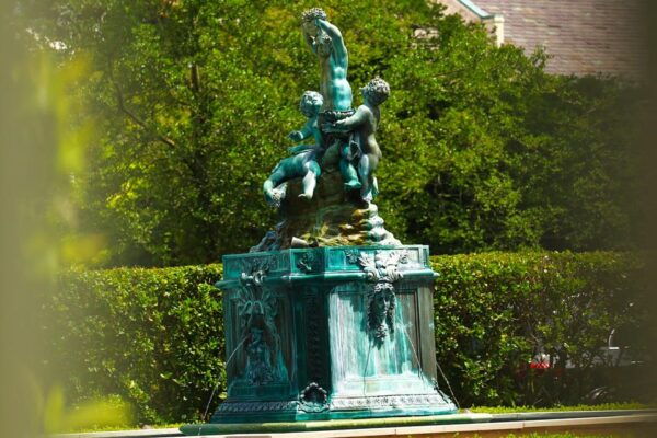 Gossip & Grandeur: A Stroll Through NOLAs Garden District - Transportation and Public Transit