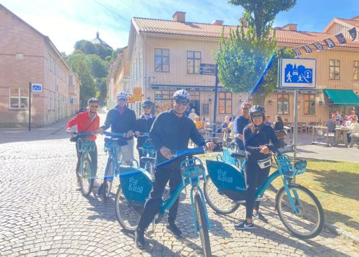 Gothenburg: City Highlights Bike Tour With Transfer - Booking Details
