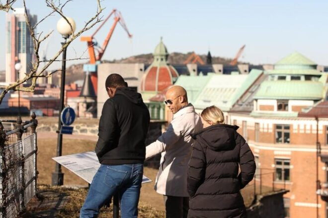 Gothenburg: Historical Walking Tour in Central City - Meeting Point Details