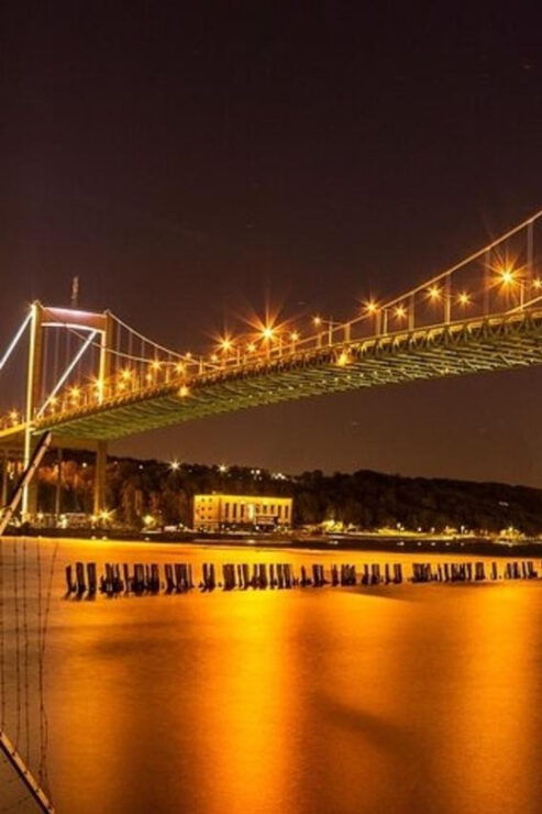 Gothenburg : Must-See Attractions Walking Tour - Meeting Point and Accessibility