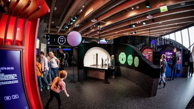 Gothenburg: Universeum Entry Ticket - Guides, Shows, and Activities