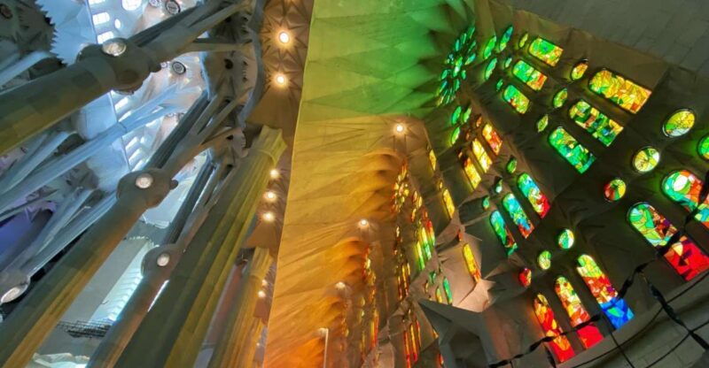 Gothic Paths, Tapas & Sagrada Familia. Private Tour - Key Points