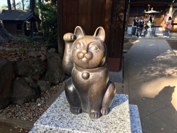 Gotokuji: Walking Tour in Lucky Cat Temple & Old District - Relaxation at a Traditional Public Bathhouse
