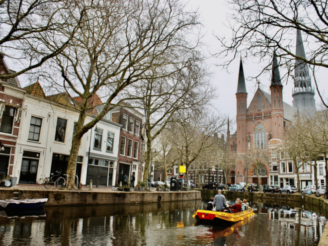 Gouda: Open Boat City Canal Cruise - Unique Perspective and Fun Facts