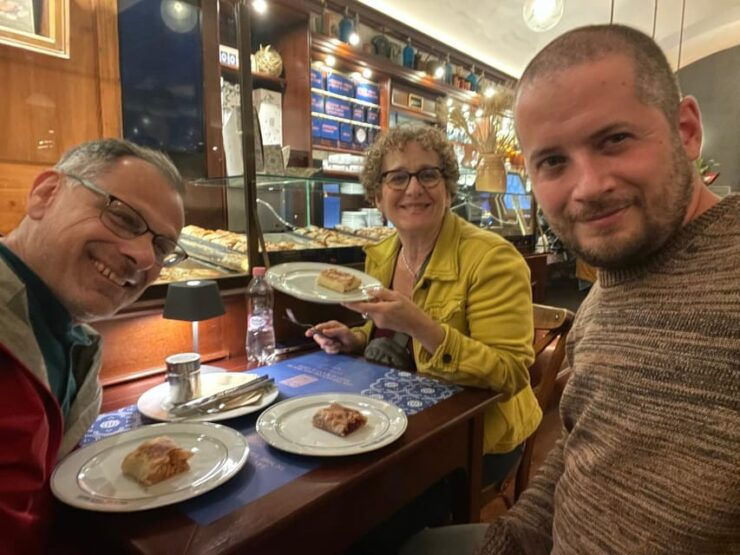 Goulash, Chicken Paprikash & Sponge Cake (3 Dishes Included) - Key Points