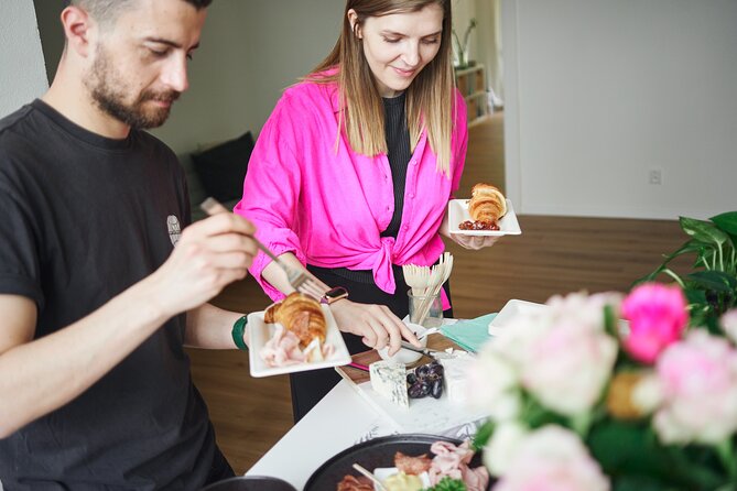 Gourmet Brunch With Celebrity Chef in Vlatava River - Meeting and Pickup Information