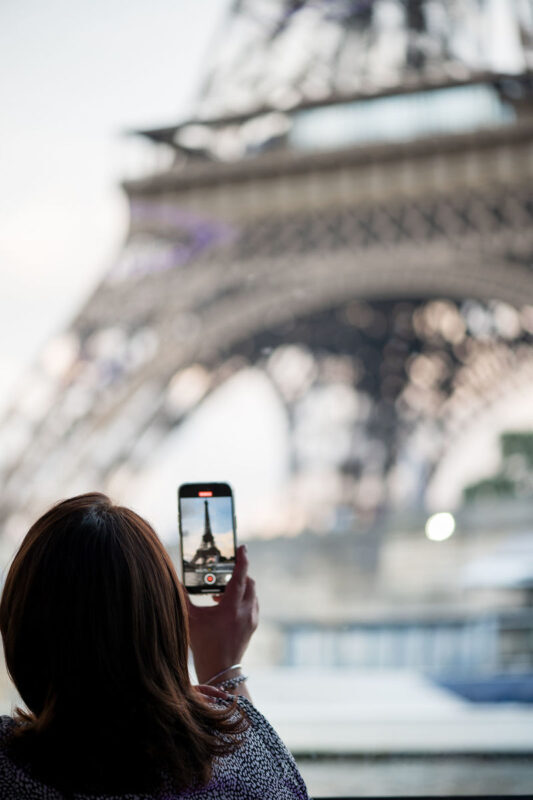 Gourmet Dinner Cruise on Seine River with Live Music in Paris - Standard dinner or VIP sparkling option
