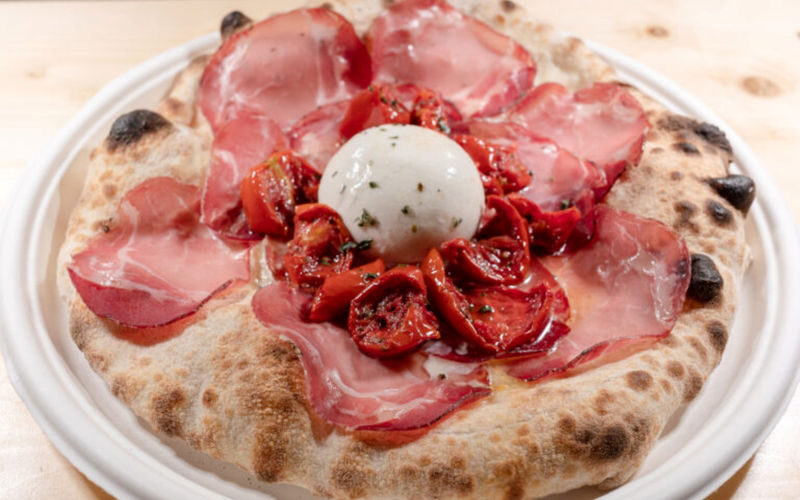 Gourmet Pizza Experience with Drinks and Dessert in Lecce - Two hours at Màrgot Gourmet