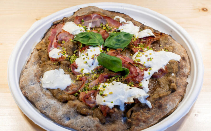 Gourmet Pizza Experience with Drinks and Dessert in Lecce - Is the price good value?