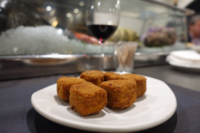 Gourmet Tapas Small Group Guided Tour in Madrid - Meeting and Pickup Details