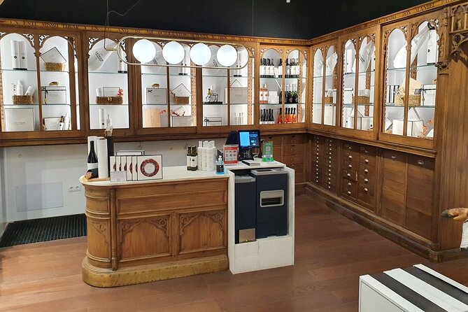 Gourmet Tasting of Iberian Ham Oil and Wine Small Group in Madrid - What to Expect During the Tasting