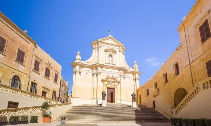 Gozo Day Pass Ferry and Hop-on Hop-off buses with audio Tour - Who Should Consider This Tour?